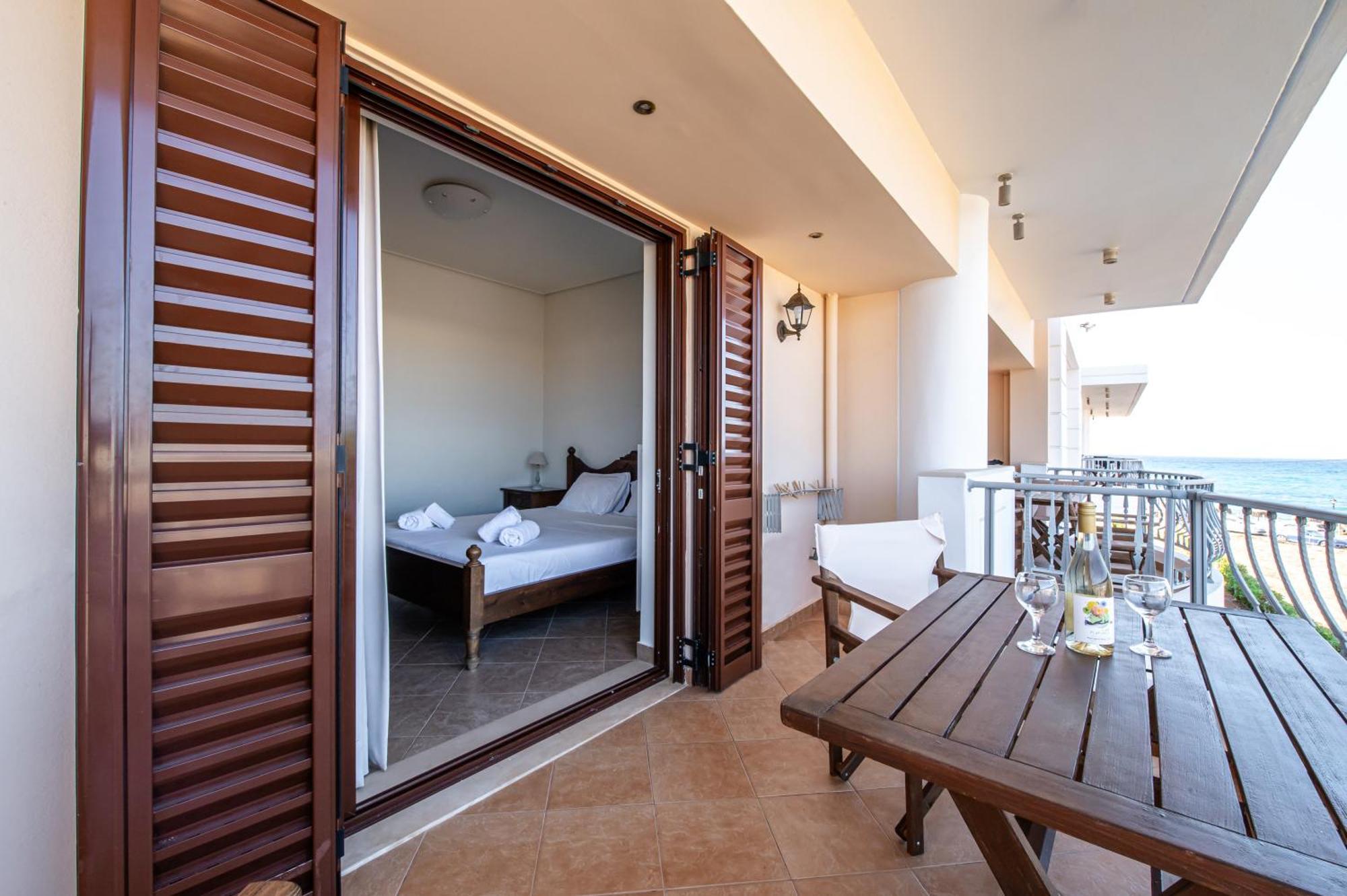 Kahlua Bay Apartments Hersonissos  Eksteriør billede